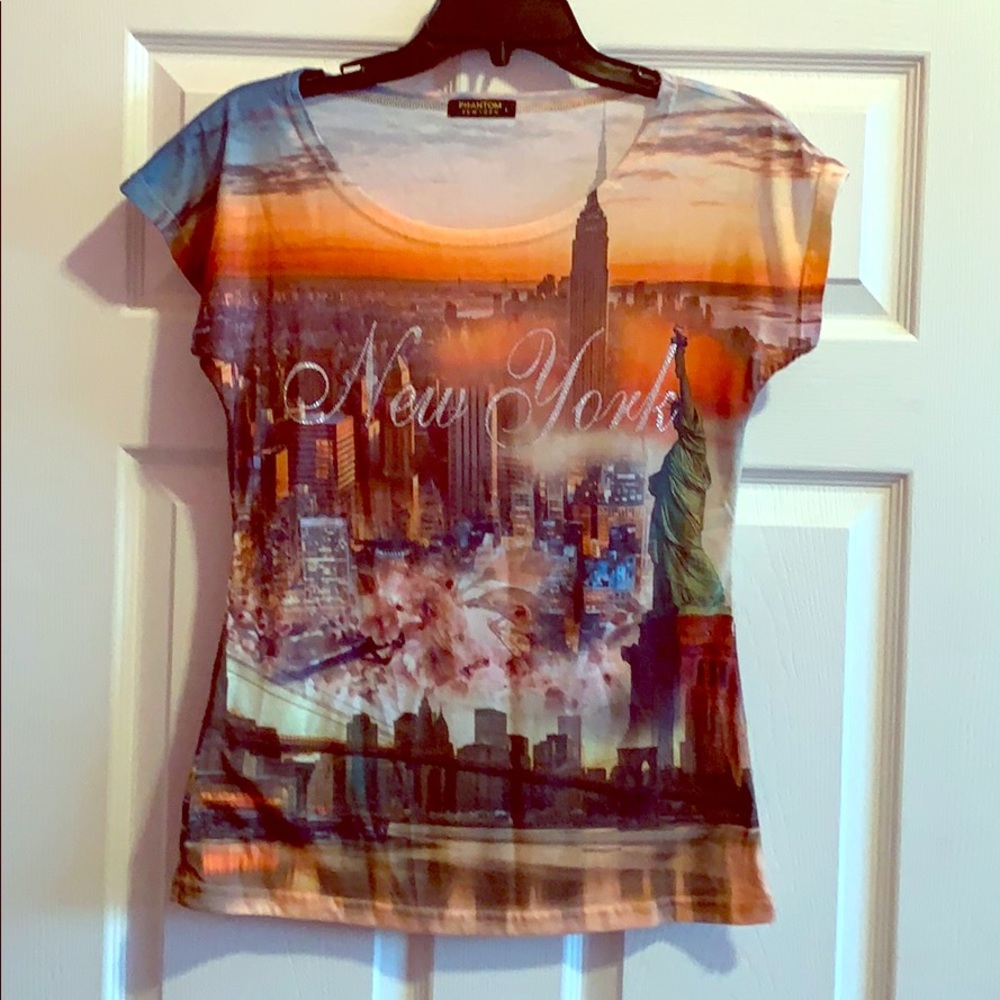Authentic New York City picturesque top